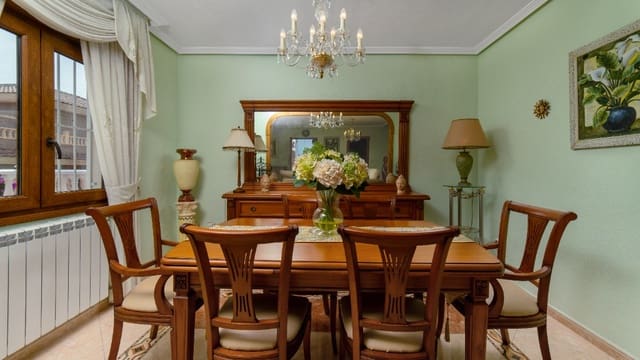 2 sypialnia Willa na sprzedaż w Los Altos z basenem garażem - 290 000 € (Ref: 9713543)