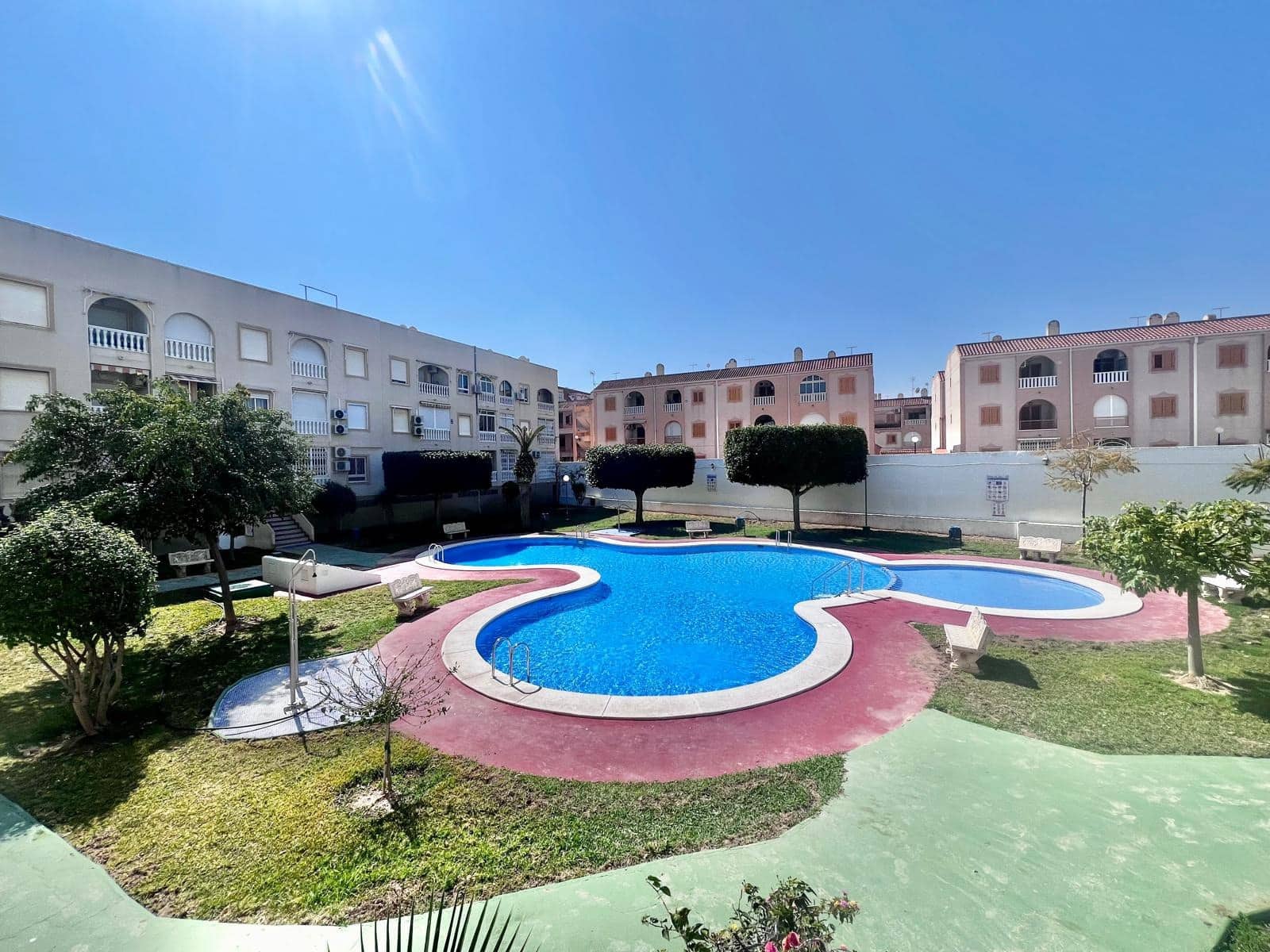 2 sypialnia Apartament na sprzedaż w Torrevieja z basenem - 155 000 € (Ref: 9713547)