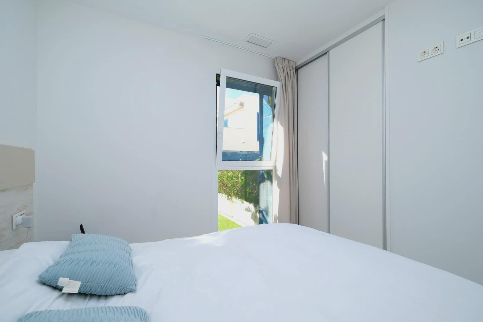 2 bedroom Apartment for sale in Playa Flamenca with pool - € 249,995 (Ref: 9720739)