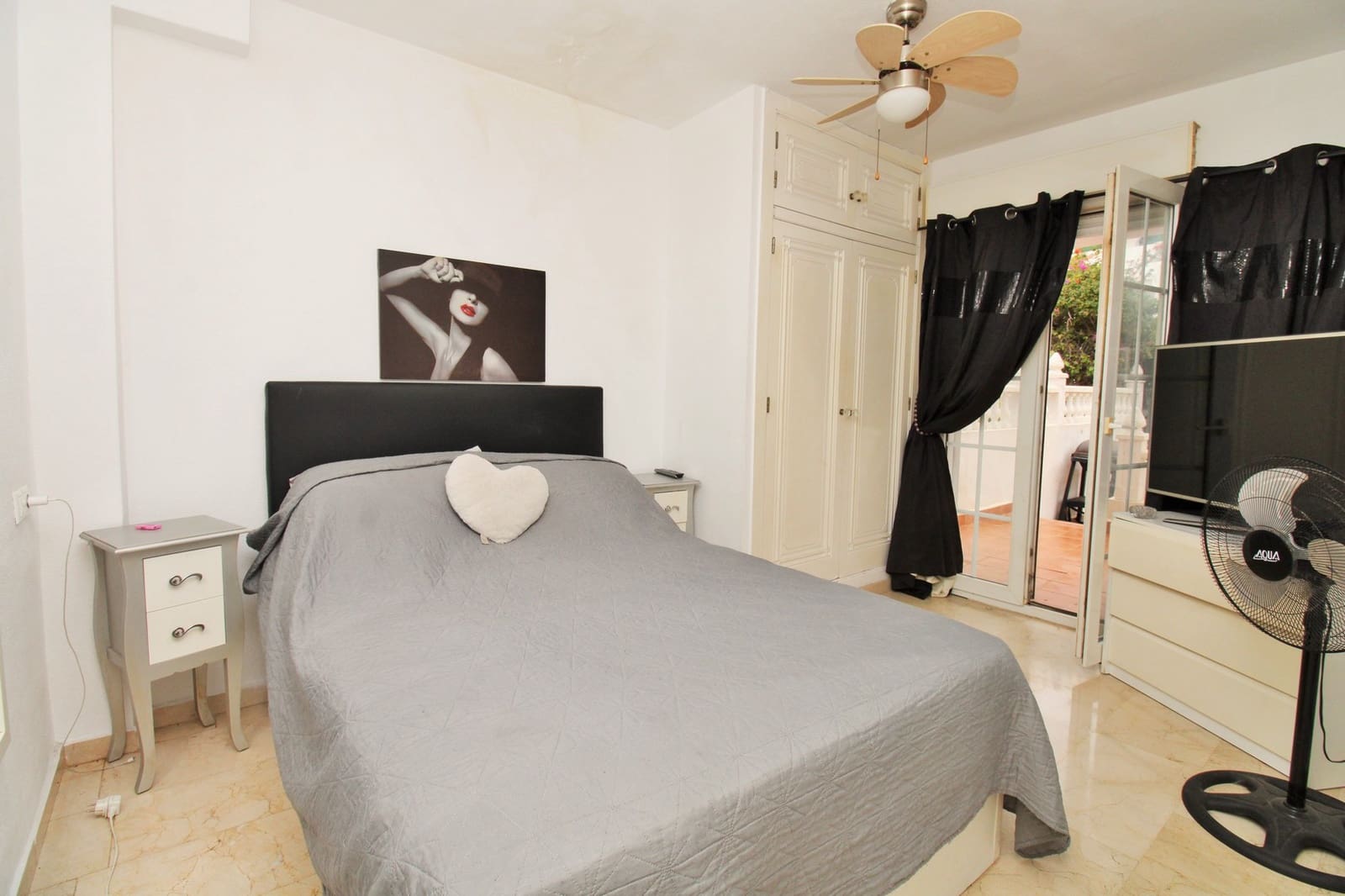 Casa de 4 habitaciones en Villamartin en venta con piscina - 295.000 € (Ref: 9720744)