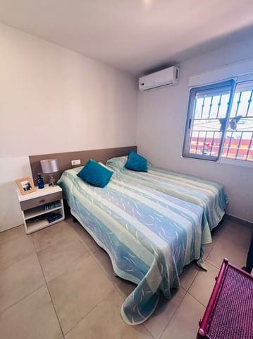 Apartamento de 2 habitaciones en Los Altos en venta con piscina garaje - 179.950 € (Ref: 9743200)