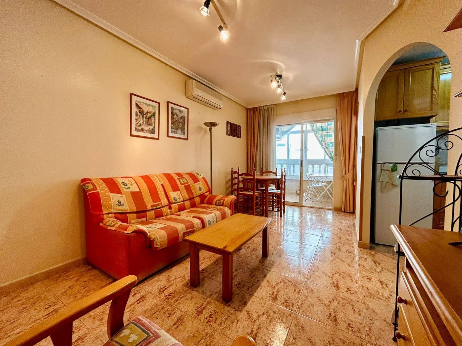 2 sovrum Lägenhet till salu i Torrevieja - 142 000 € (Ref: 9747237)