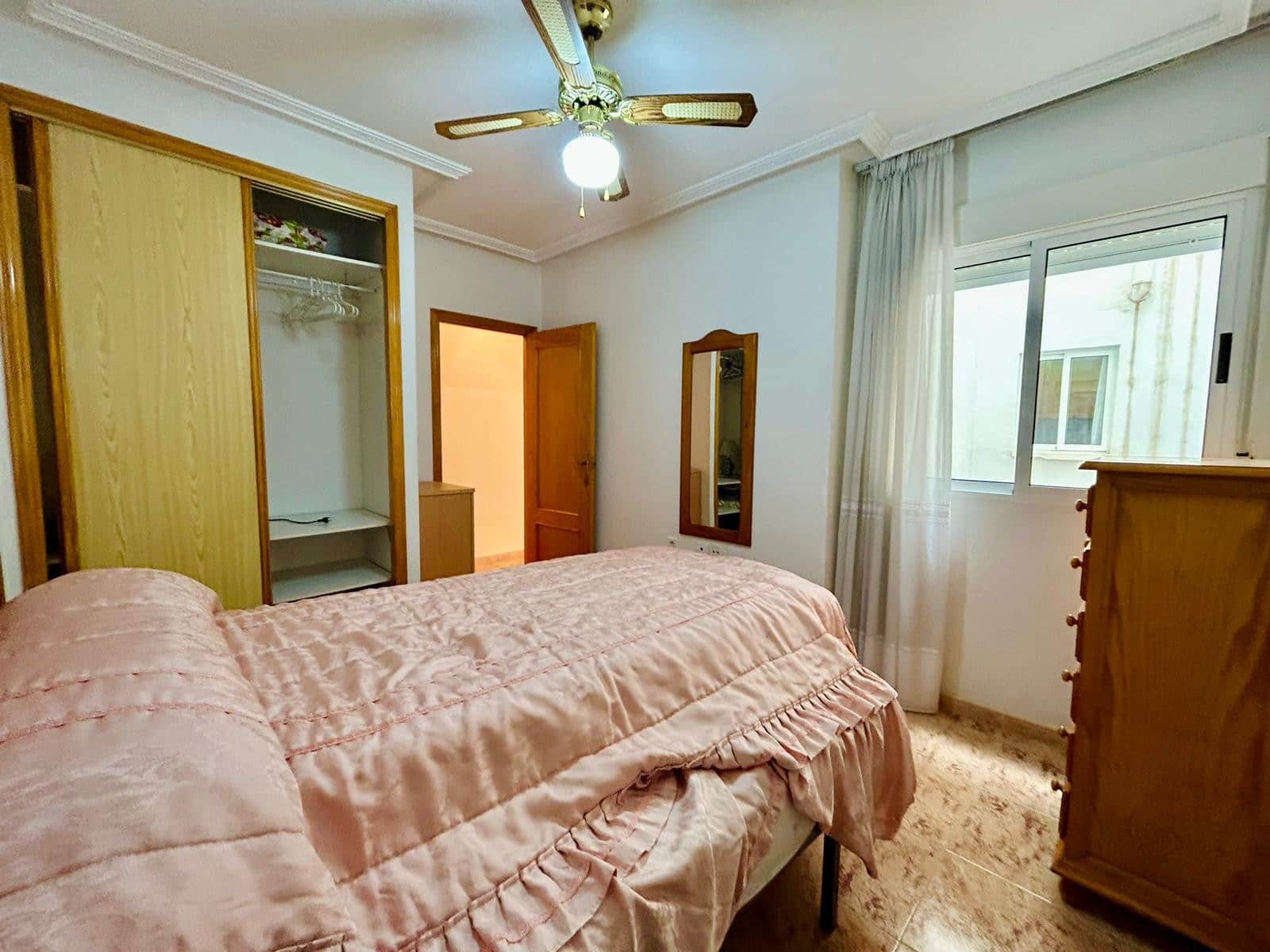 2 sovrum Lägenhet till salu i Torrevieja - 142 000 € (Ref: 9747237)