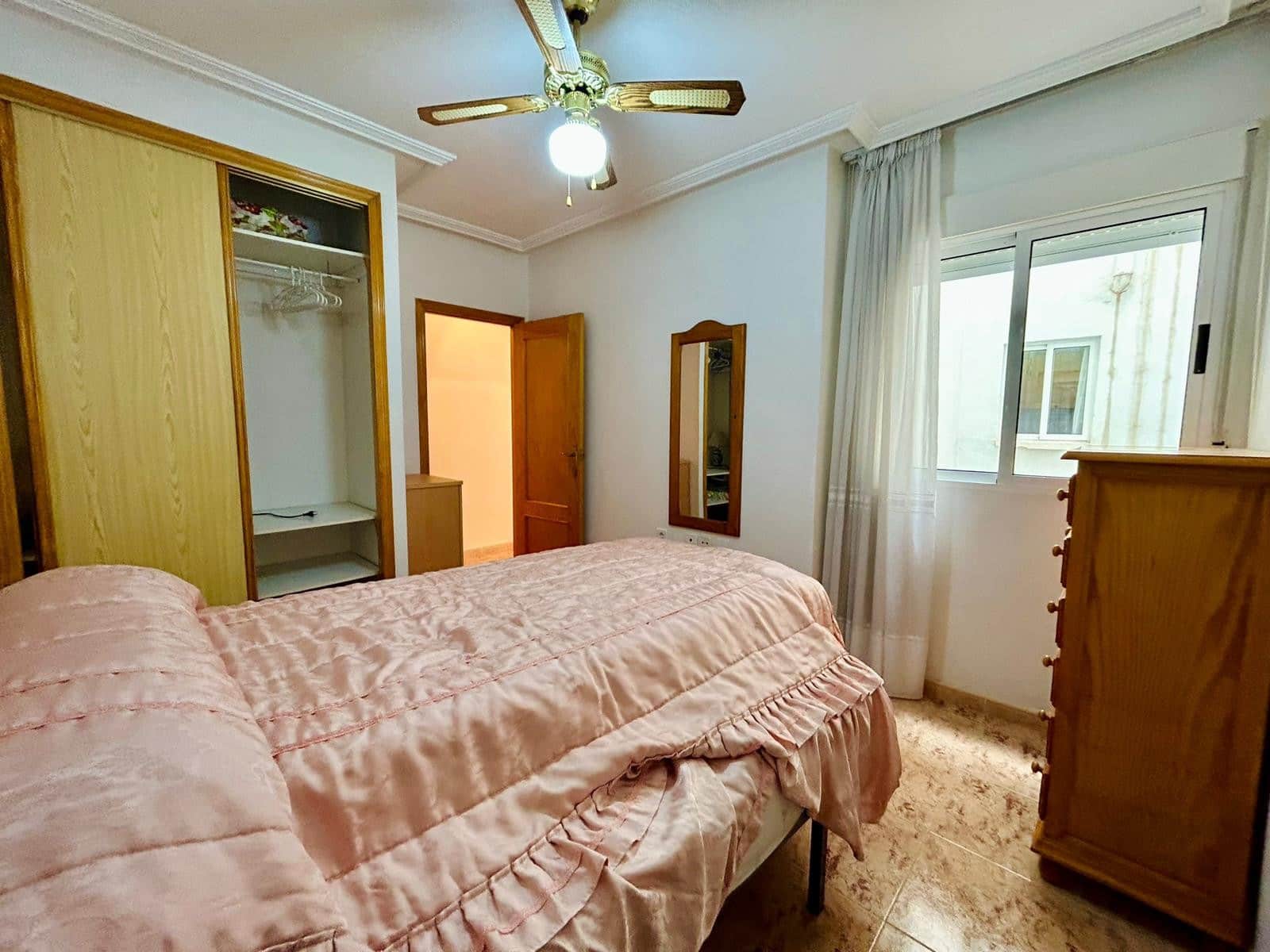 2 sovrum Lägenhet till salu i Torrevieja - 142 000 € (Ref: 9747237)