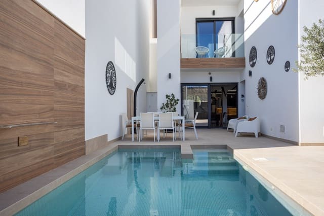 3 bedroom Semi-detached Villa for sale in Benijófar with pool - € 439,900 (Ref: 9747246)