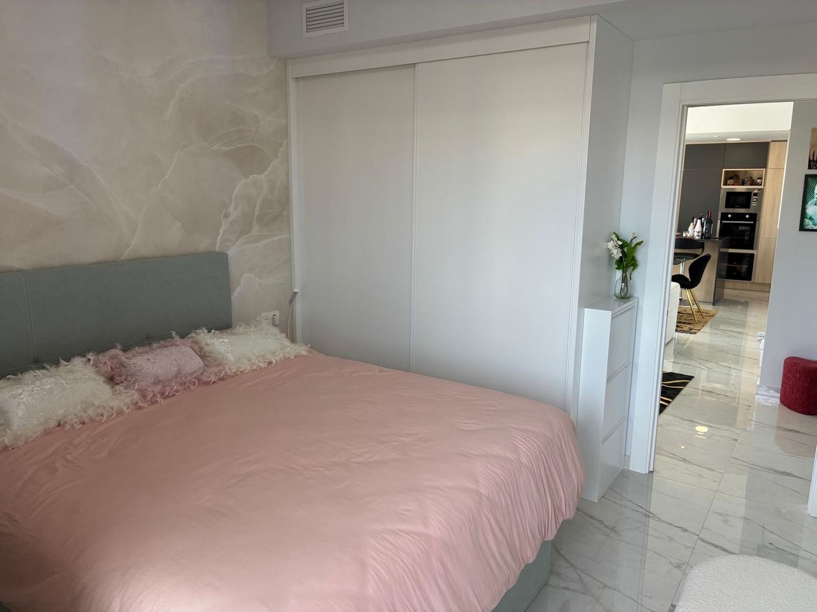 3 makuuhuone Huoneisto myytävänä paikassa Los Altos mukana uima-altaan 
autotalli - 589 000 € (Ref: 9750937)