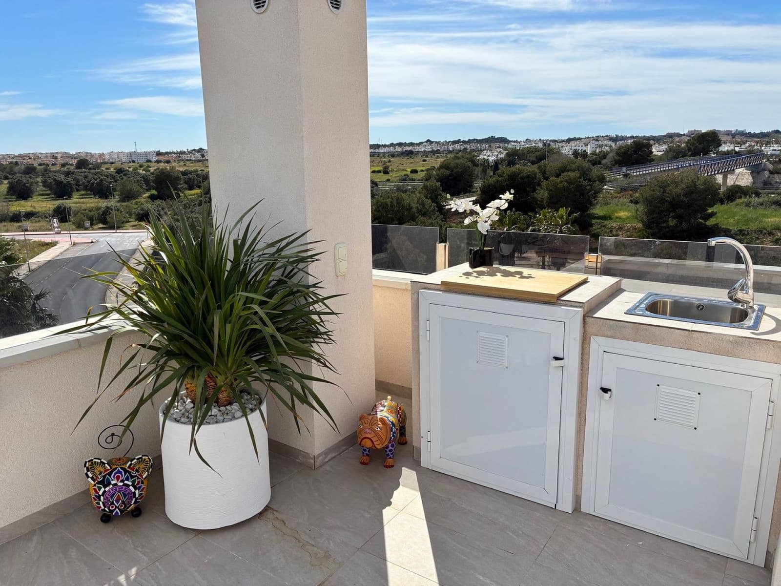 3 makuuhuone Huoneisto myytävänä paikassa Los Altos mukana uima-altaan 
autotalli - 589 000 € (Ref: 9750937)