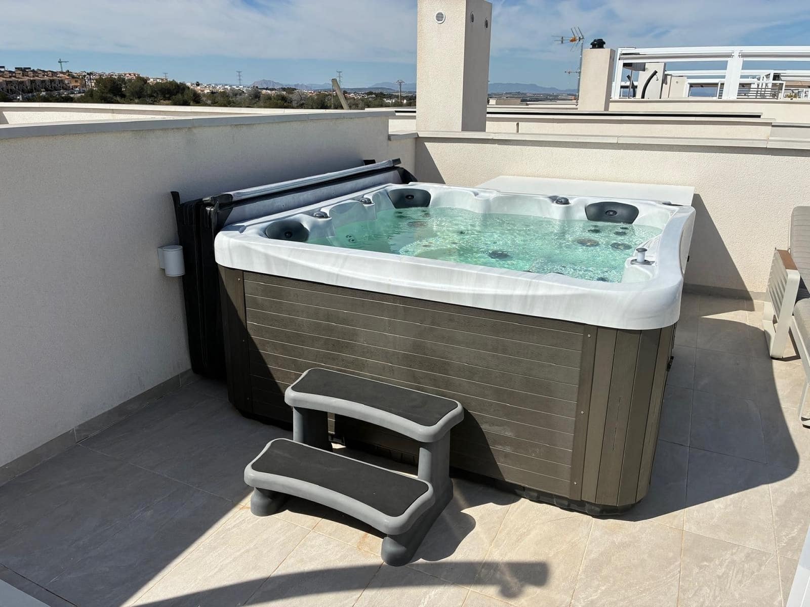 3 makuuhuone Huoneisto myytävänä paikassa Los Altos mukana uima-altaan 
autotalli - 589 000 € (Ref: 9750937)