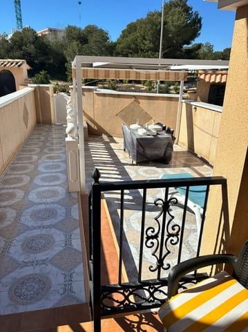 3 soveværelse Byhus til salg i Villamartin, Orihuela med swimmingpool - € 199.995 (Ref: 9758265)