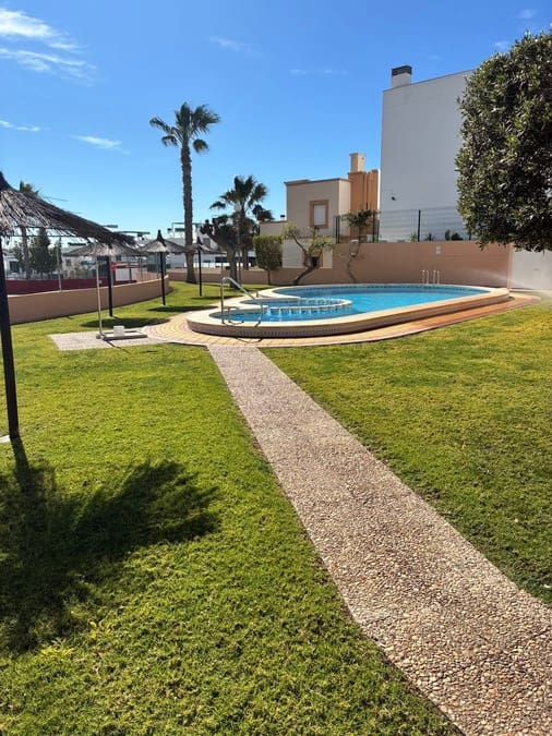 3 soveværelse Byhus til salg i Villamartin med swimmingpool - € 199.995 (Ref: 9758265)