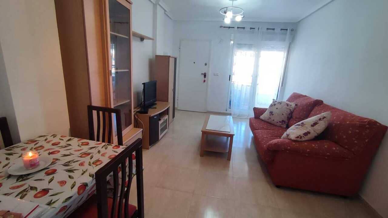 2 soverom Leilighet til salgs i Los Altos med svømmebasseng garasje - € 139 950 (Ref: 9758354)