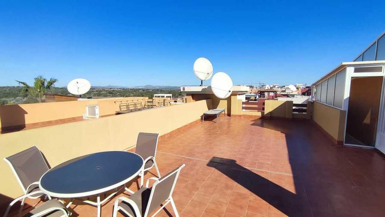 2 soverom Leilighet til salgs i Los Altos med svømmebasseng garasje - € 139 950 (Ref: 9758354)