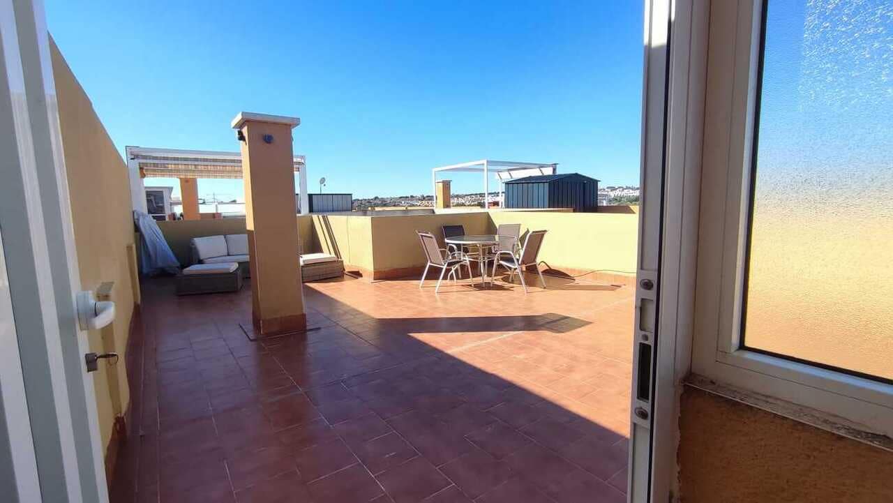 2 soverom Leilighet til salgs i Los Altos med svømmebasseng garasje - € 139 950 (Ref: 9758354)