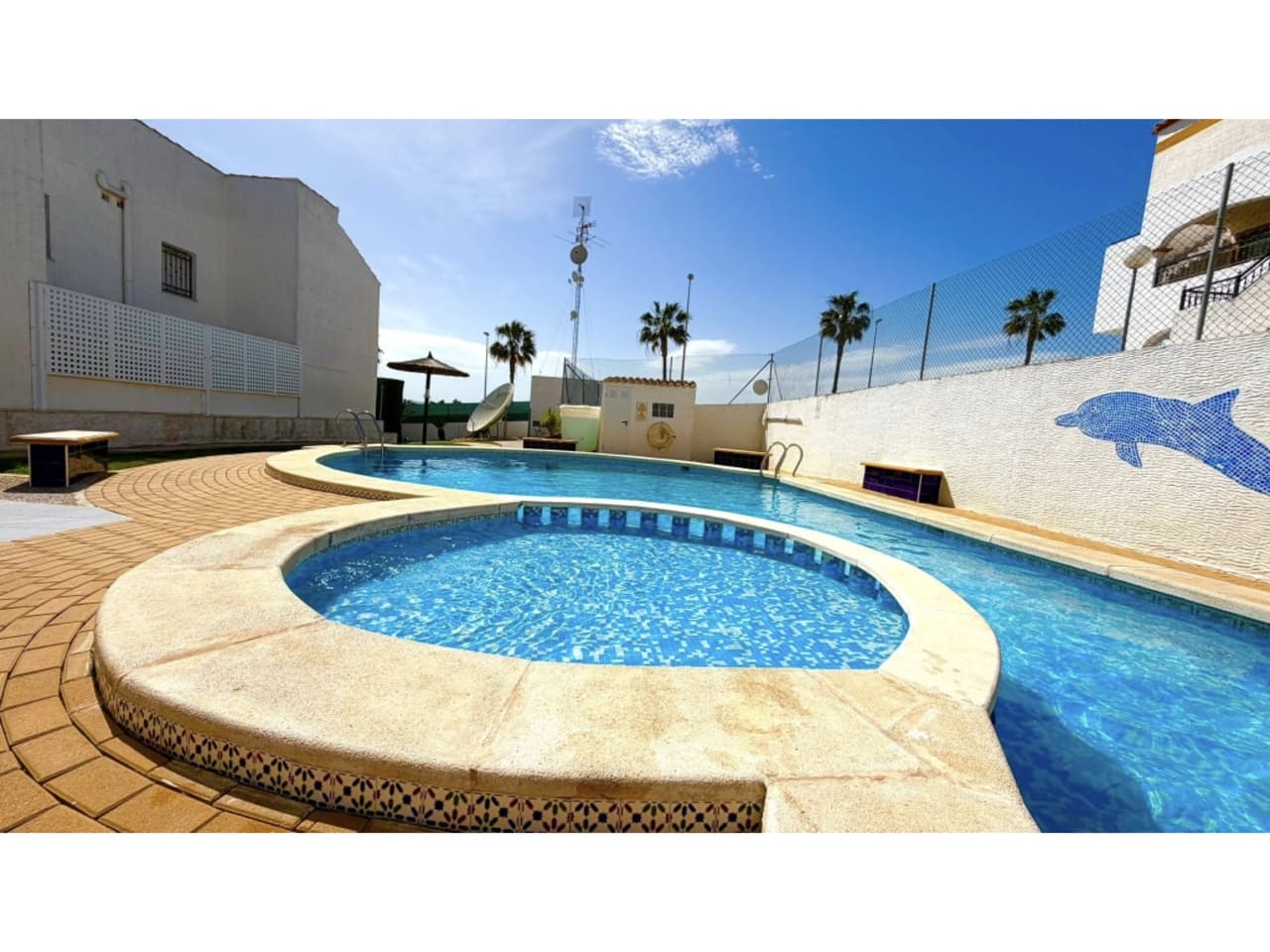 2 soverom Leilighet til salgs i Entre Naranjos med svømmebasseng - € 129 900 (Ref: 9762404)