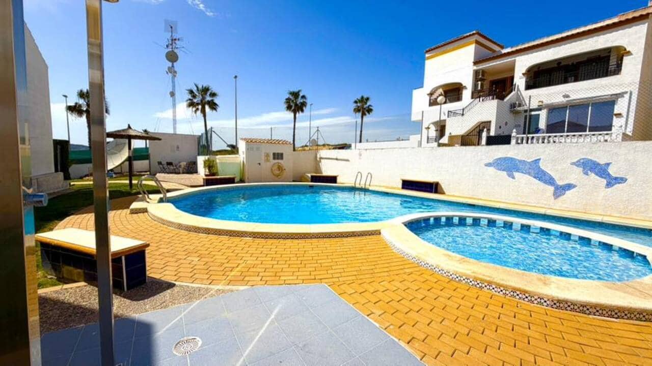 2 soverom Leilighet til salgs i Entre Naranjos med svømmebasseng - € 129 900 (Ref: 9762404)