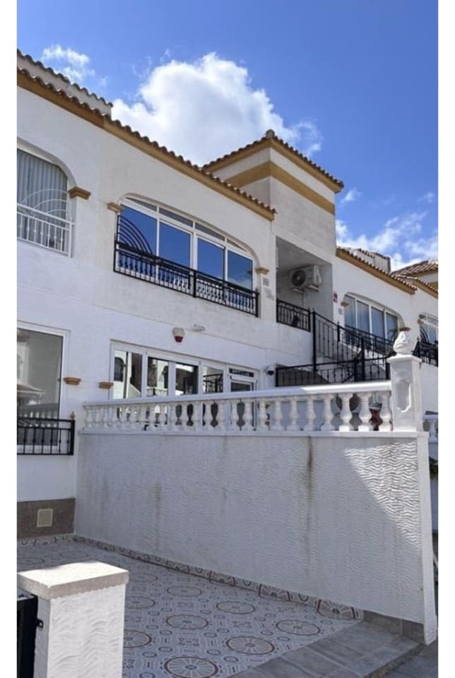 2 bedroom Apartment for sale in Vistabella with pool - € 135,000 (Ref: 9762488)