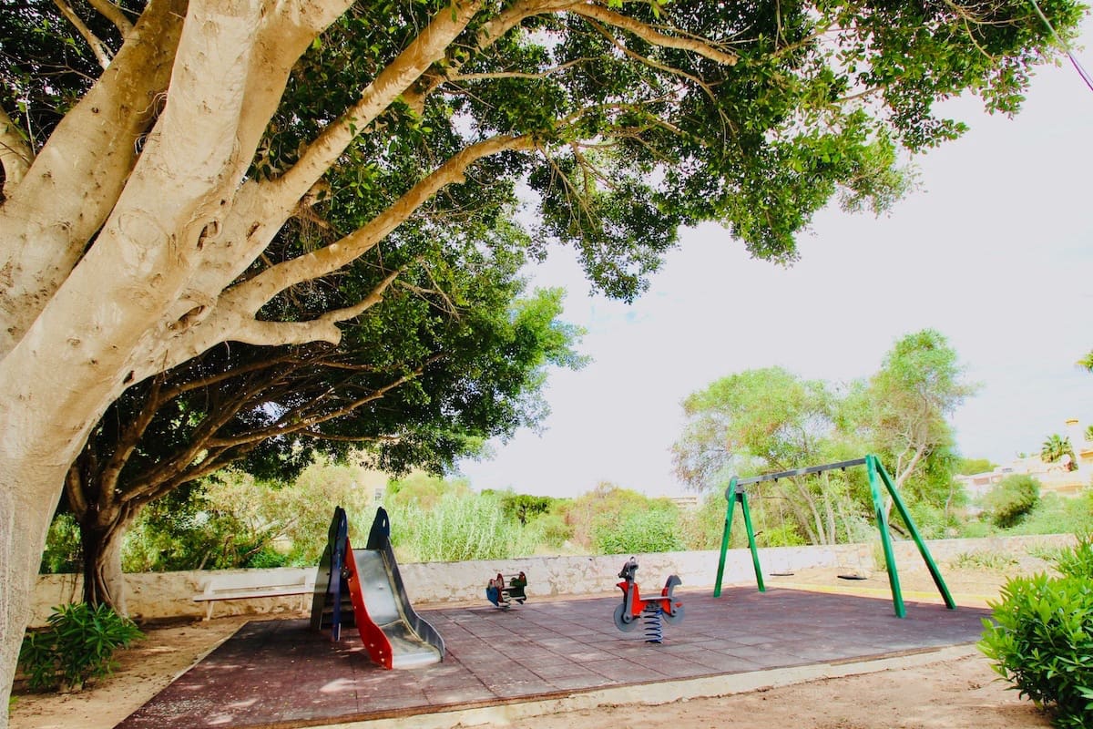 4 soverom Kjedet enebolig til salgs i Orihuela Costa med svømmebasseng garasje - € 390 000 (Ref: 9763921)