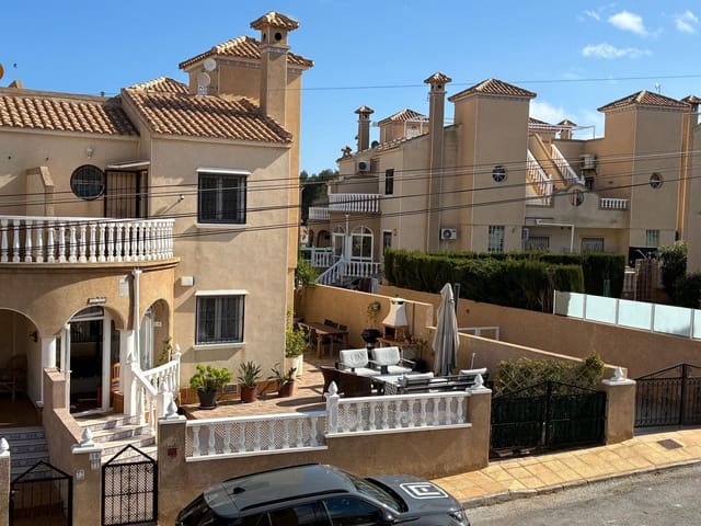 3 soveværelse Semi-Rækkehus til salg i Orihuela Costa, Orihuela med swimmingpool - € 249.950 (Ref: 9764852)