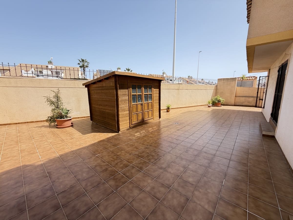 2 Zimmer Apartment zu verkaufen in La Zenia mit Pool - 199.999 € (Ref: 9769033)