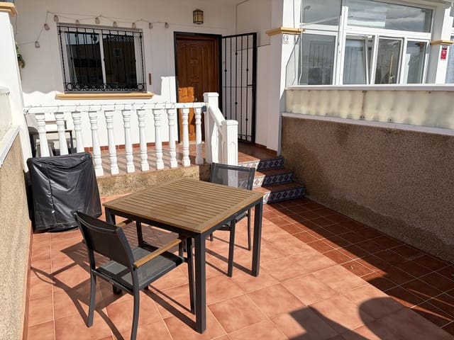 2 makuuhuone Omakotitalo myytävänä paikassa Punta Prima, Orihuela mukana uima-altaan 
autotalli - 179 950 € (Ref: 9771878)