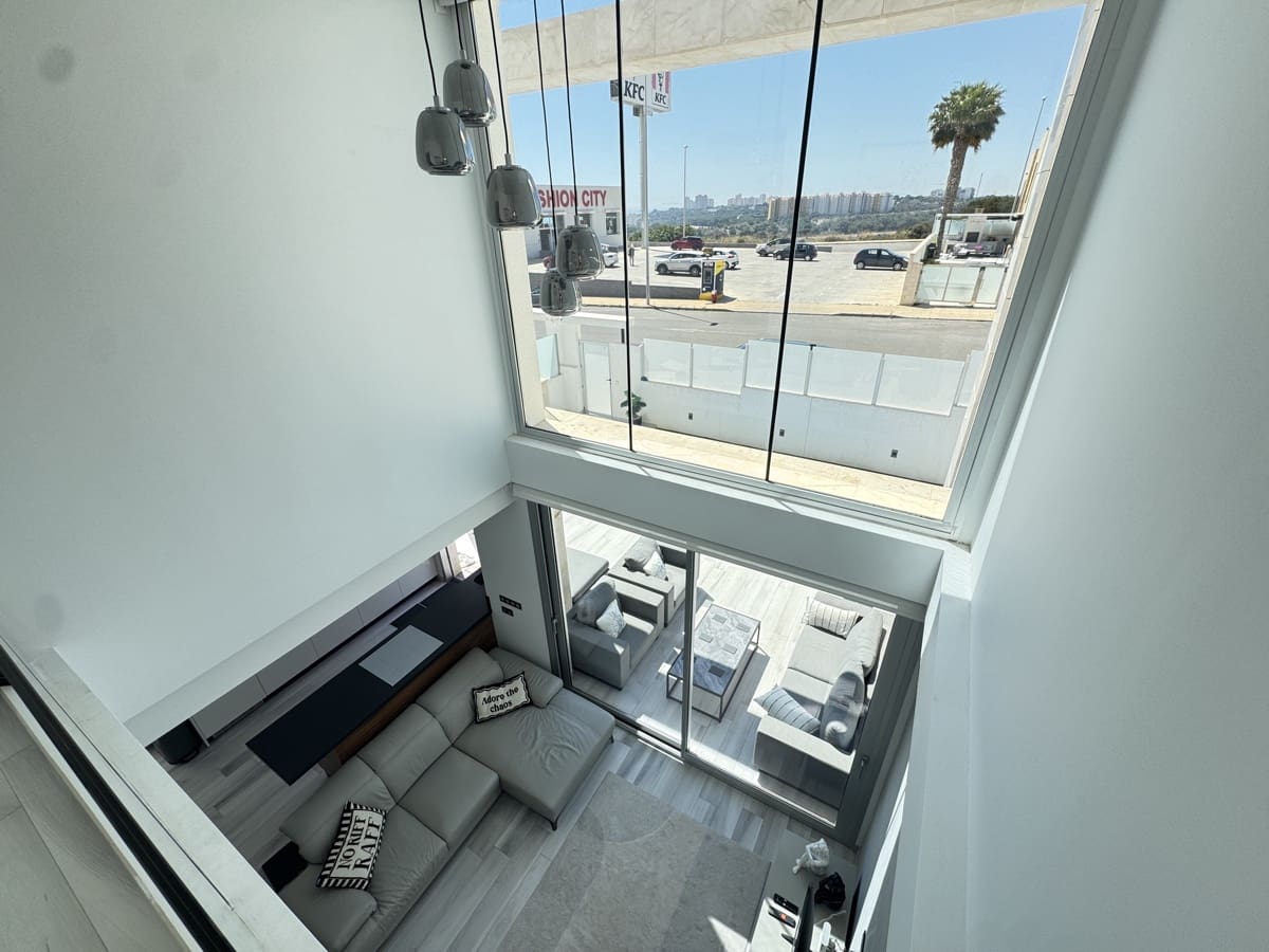 4 soveværelse Villa til salg i Orihuela Costa med swimmingpool - € 649.000 (Ref: 9775990)