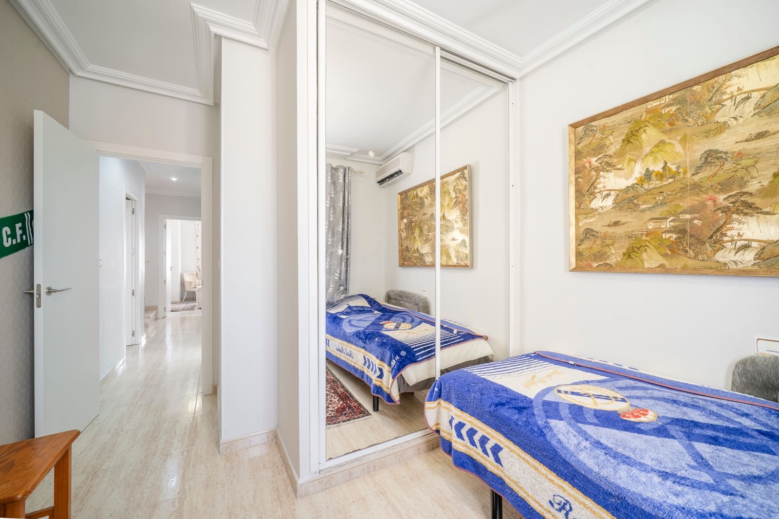 4 soveværelse Byhus til salg i Guardamar del Segura med swimmingpool garage - € 395.000 (Ref: 9775991)