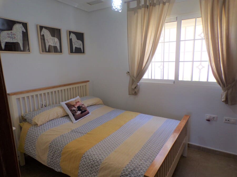 5 quarto Moradia para venda em San Miguel de Salinas com piscina - 349 995 € (Ref: 9784815)