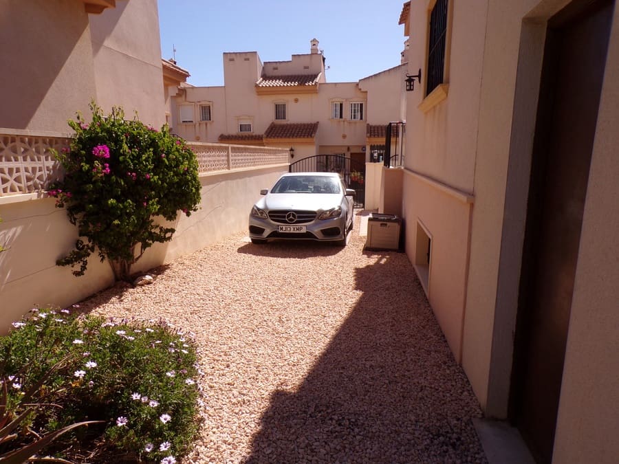 5 quarto Moradia para venda em San Miguel de Salinas com piscina - 349 995 € (Ref: 9784815)