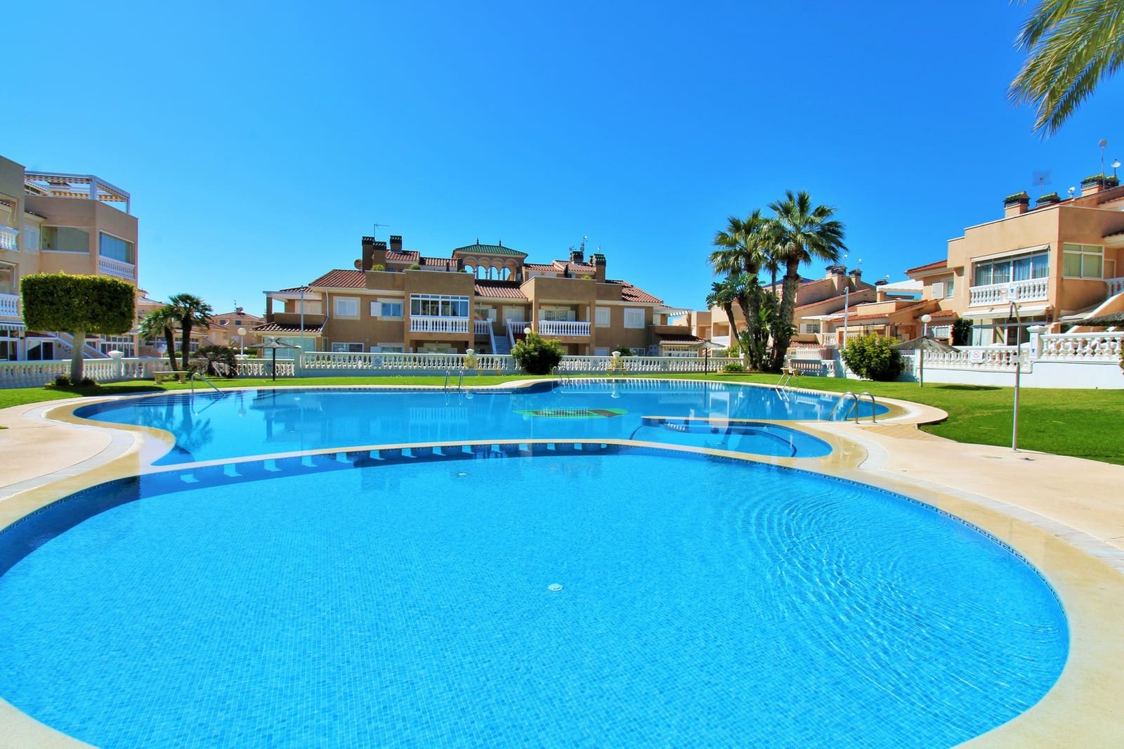 2 bedroom Apartment for sale in Playa Flamenca with pool - € 199,995 (Ref: 9784821)