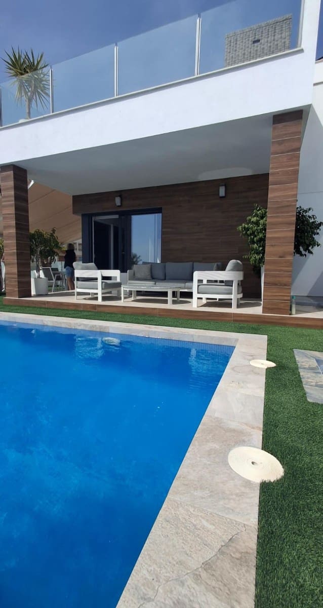 3 slaapkamer Villa te koop in Orihuela met zwembad - € 515.000 (Ref: 9803841)