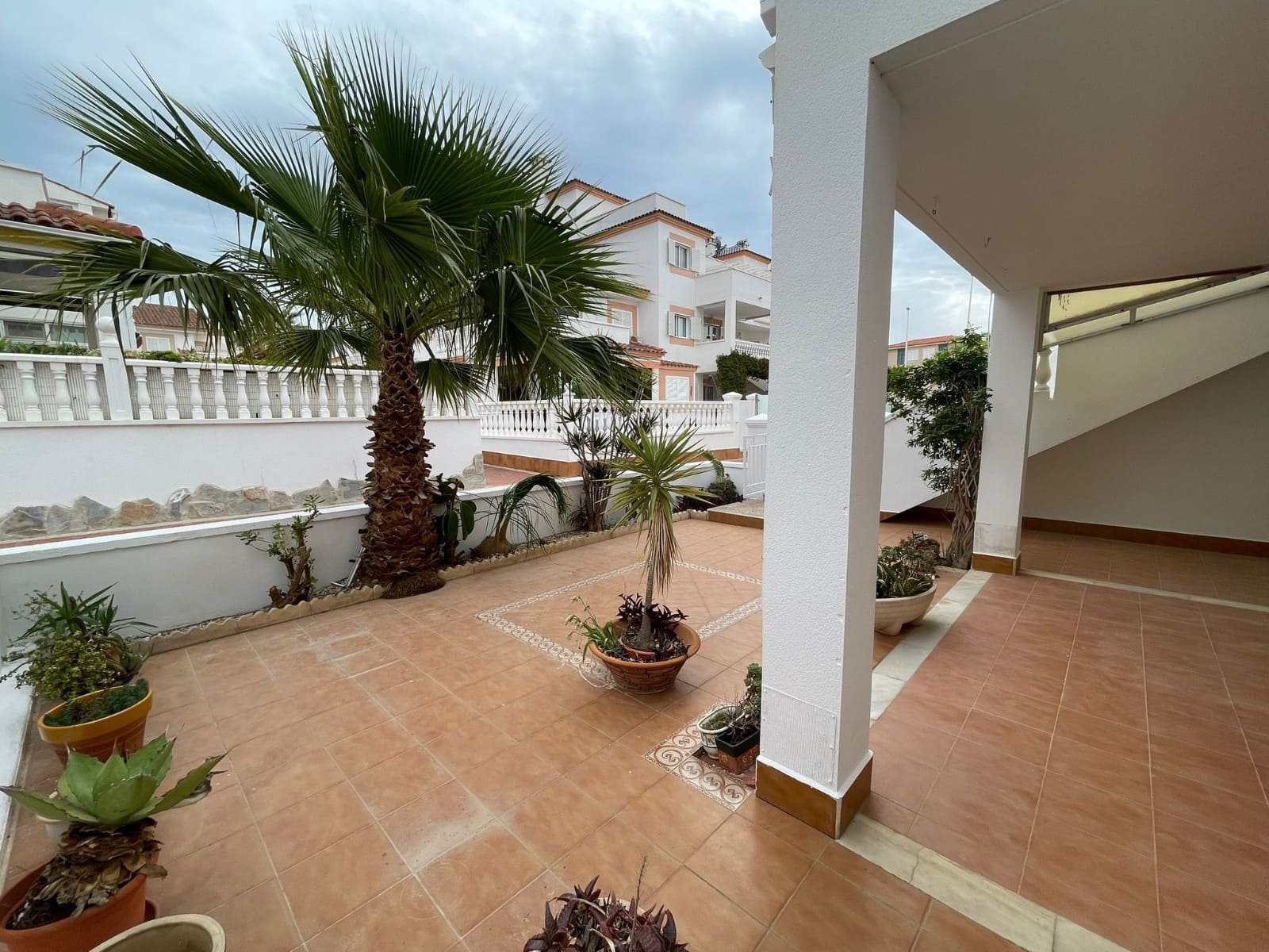 2 makuuhuone Huoneisto myytävänä paikassa Orihuela Costa mukana uima-altaan - 179 995 € (Ref: 9806721)