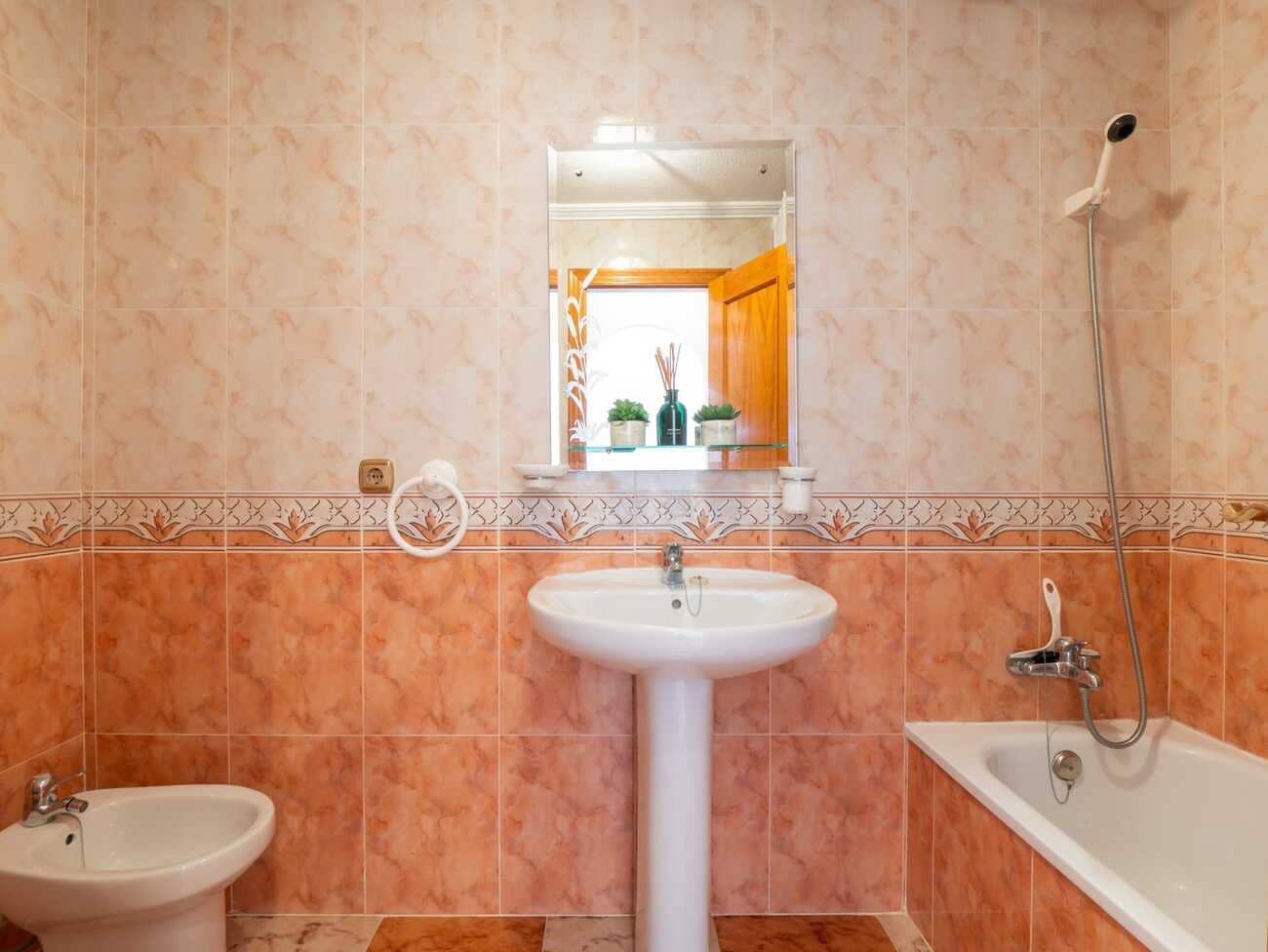 Apartamento de 2 habitaciones en Villamartin en venta - 139.950 € (Ref: 9815688)