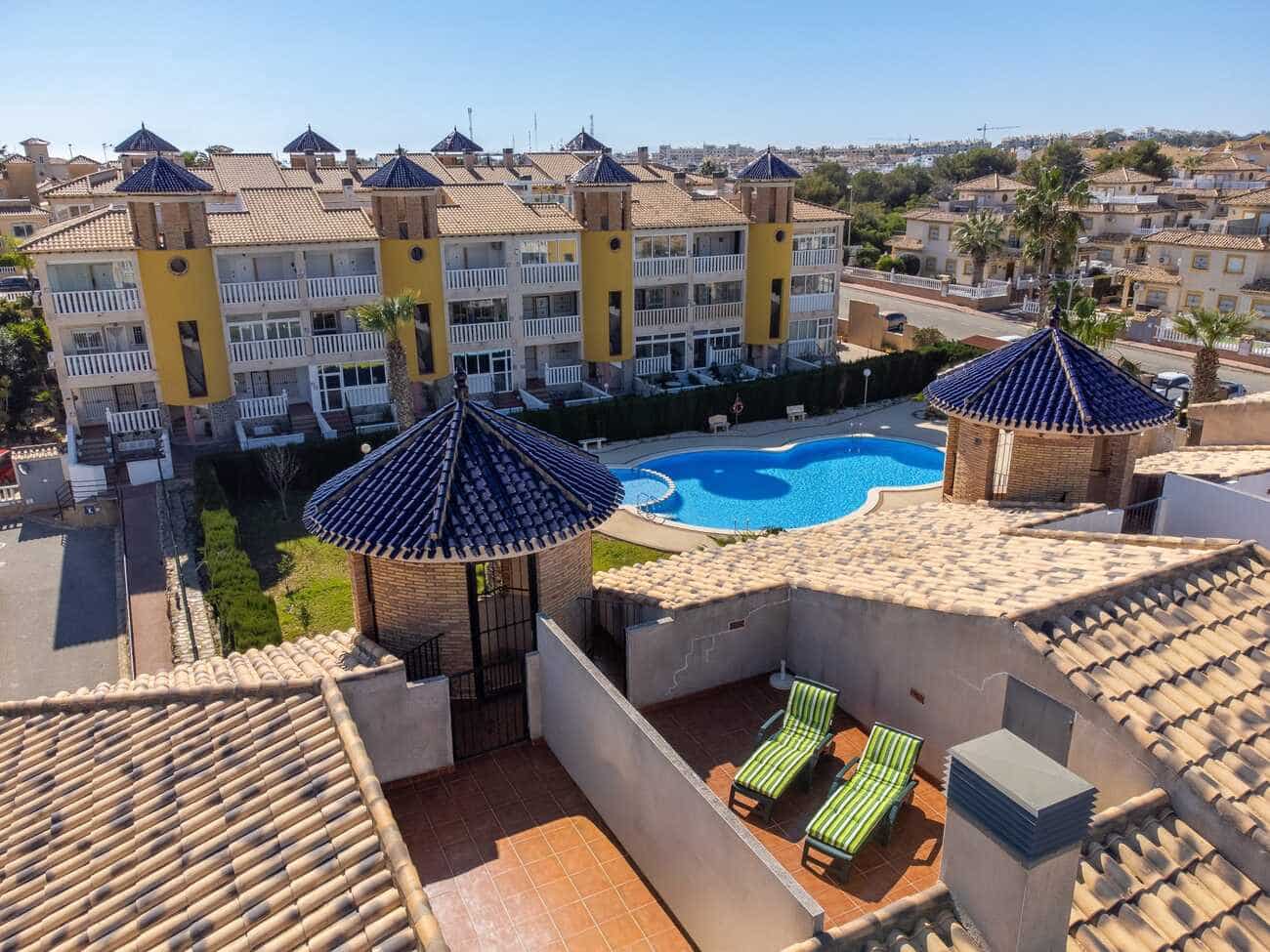 Apartamento de 2 habitaciones en Villamartin en venta - 139.950 € (Ref: 9815688)