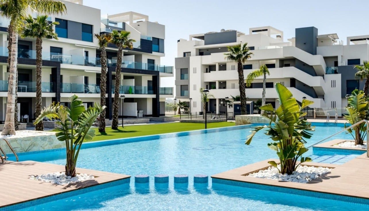 2 quarto Apartamento para venda em El Raso com piscina - 295 000 € (Ref: 9829886)