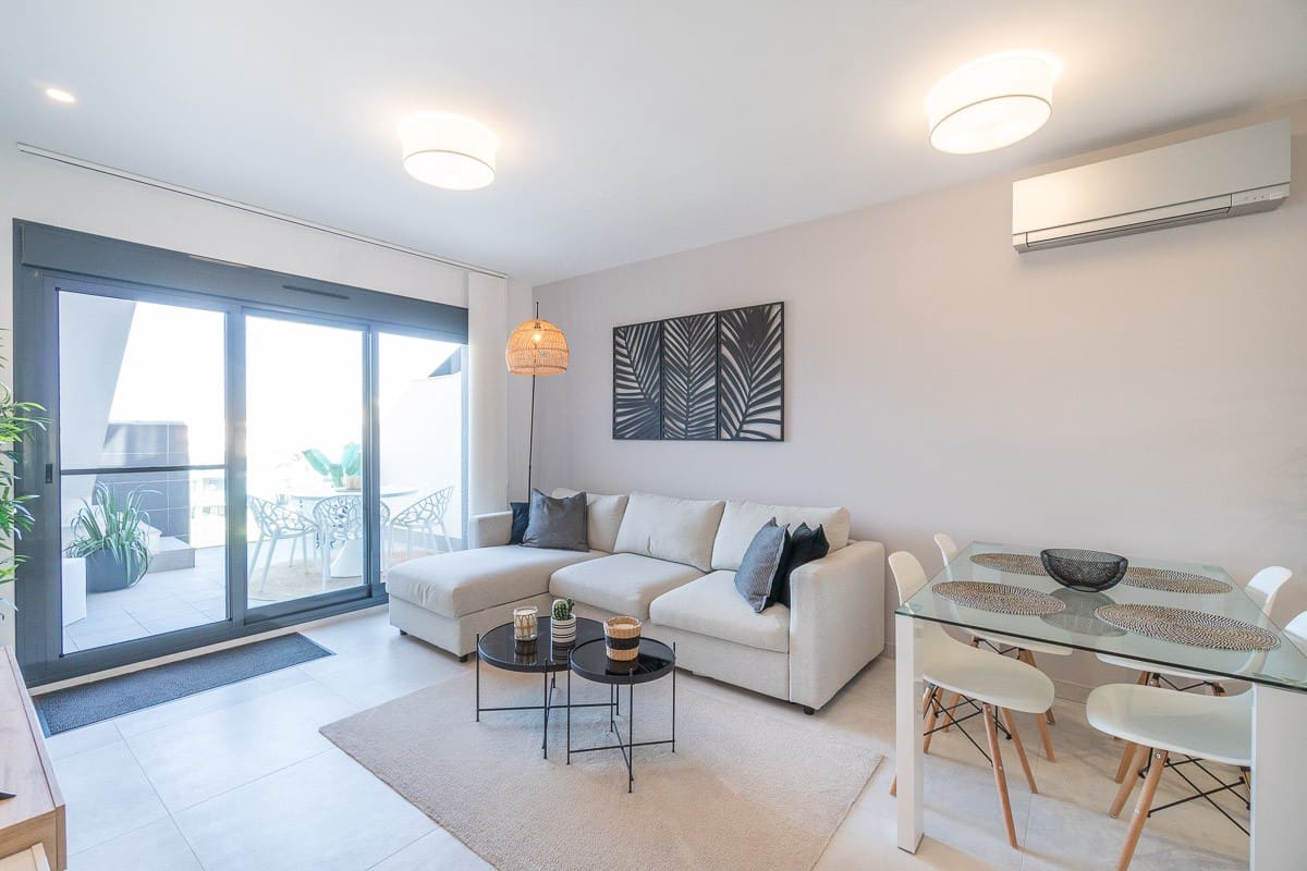 2 quarto Apartamento para venda em El Raso com piscina - 295 000 € (Ref: 9829886)