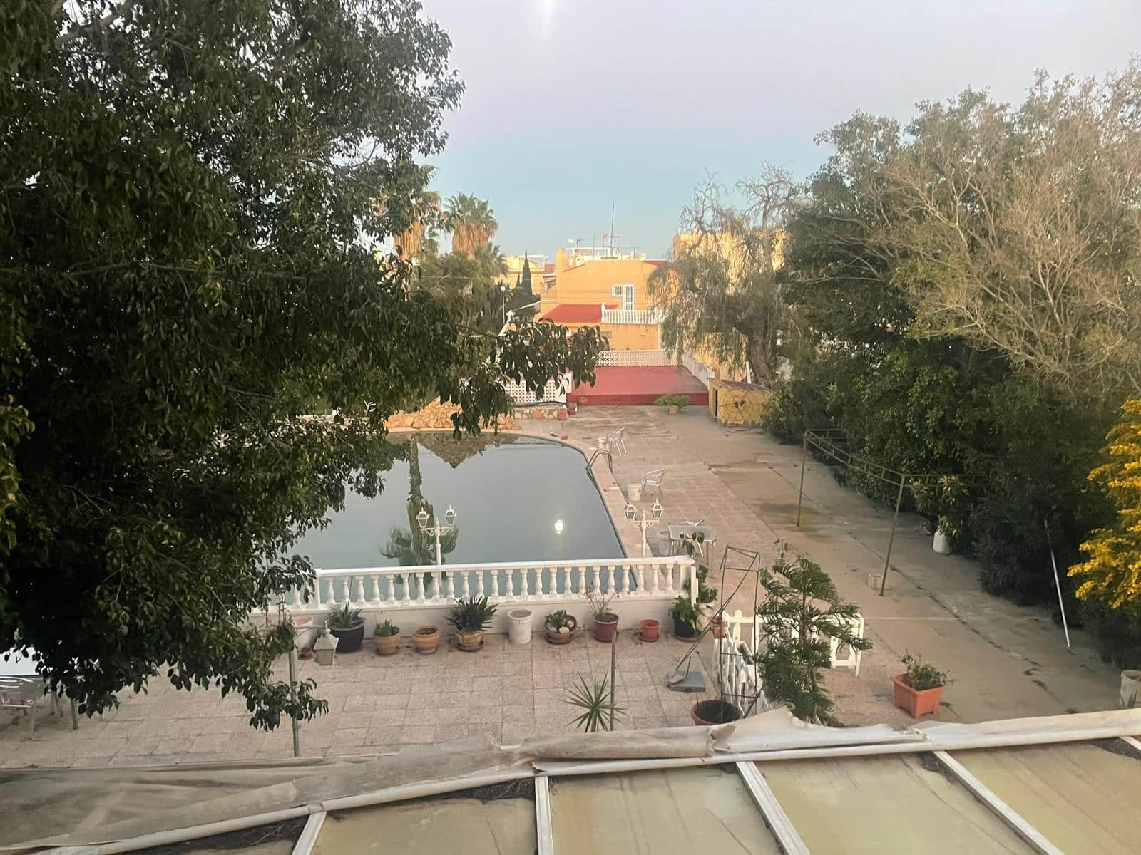 Apartment for sale in Torrevieja with pool - € 85,000 (Ref: 9830145)