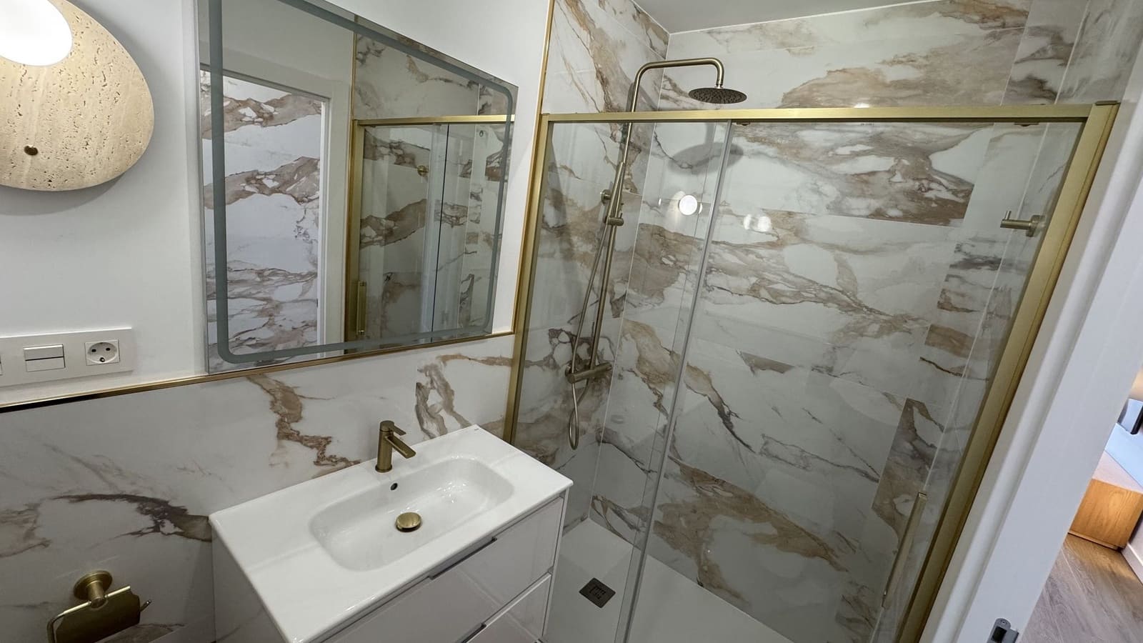 2 bedroom Apartment for sale in Punta Prima with pool - € 235,000 (Ref: 9830147)