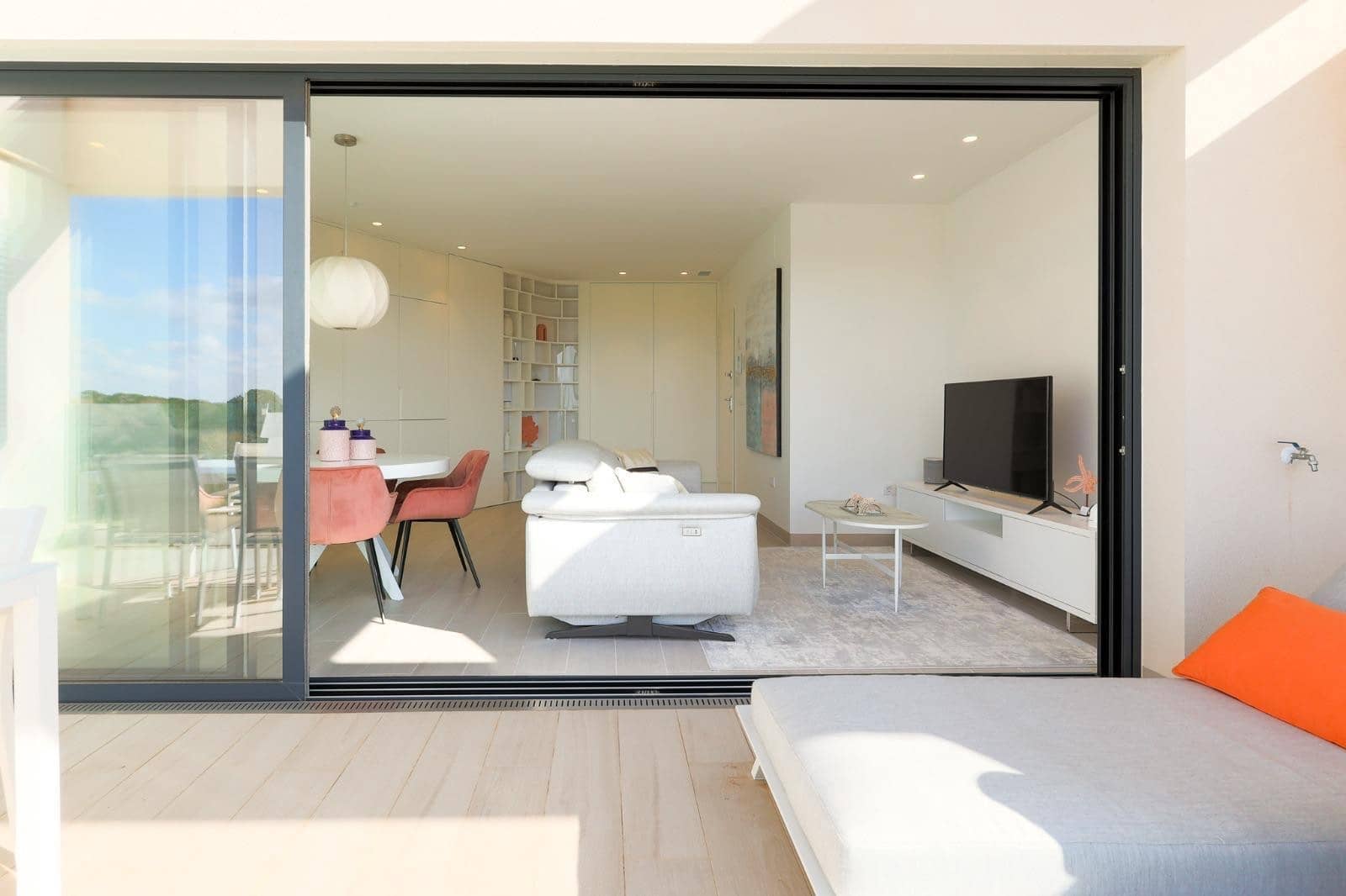 2 Zimmer Apartment zu verkaufen in Las Colinas Golf mit Pool - 349.000 € (Ref: 9830154)
