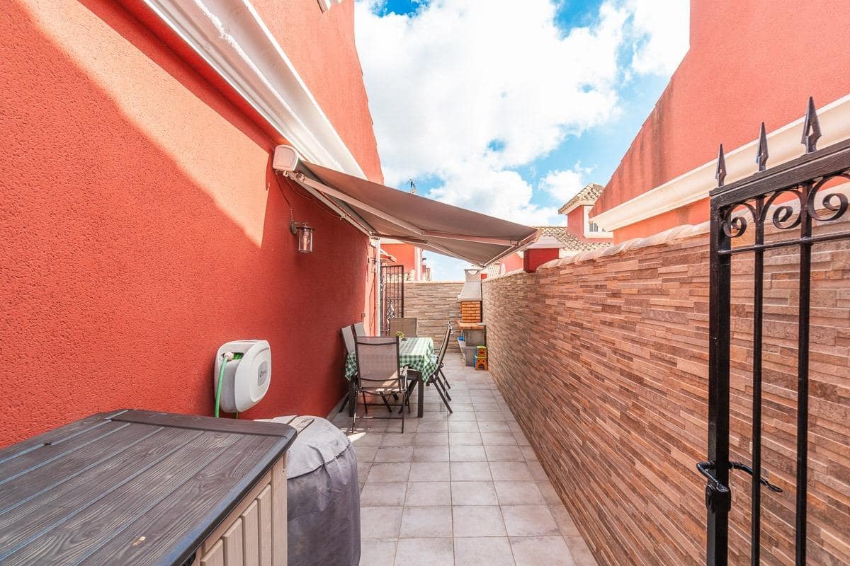 3 soveværelse Byhus til salg i Orihuela Costa med swimmingpool - € 242.000 (Ref: 9830158)