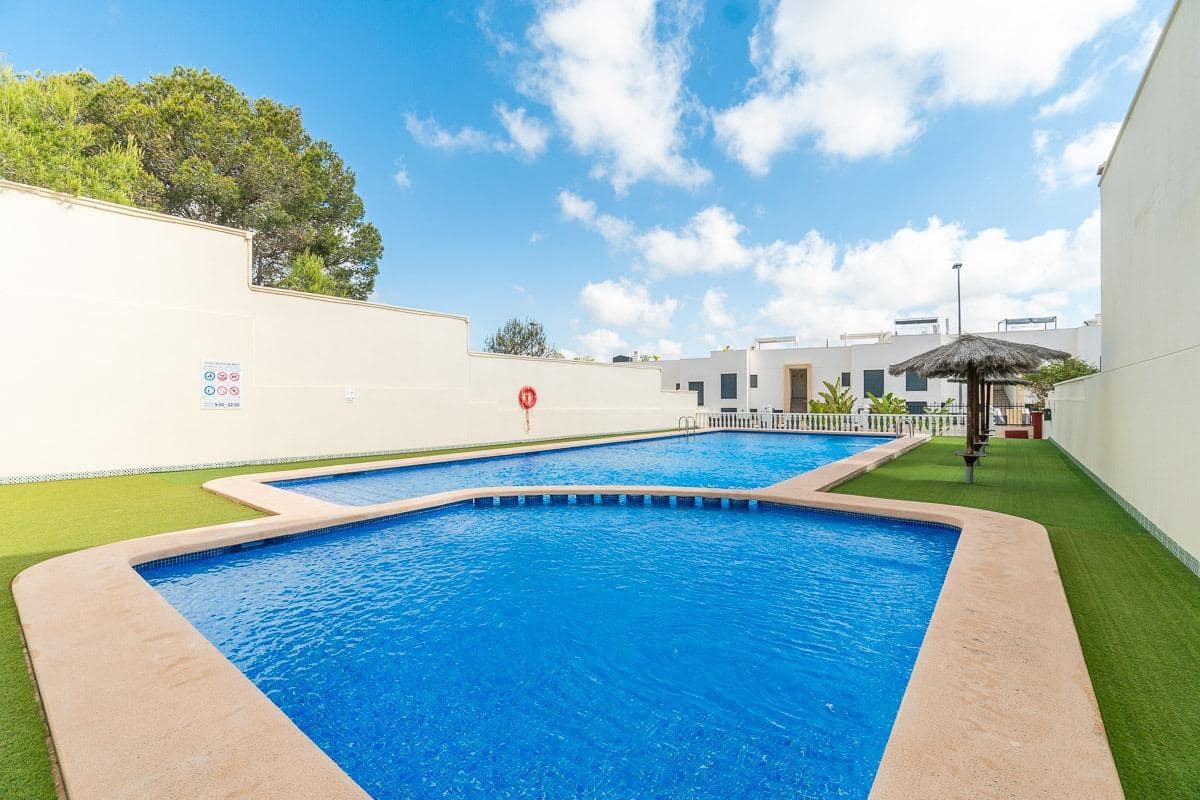 3 soveværelse Byhus til salg i Orihuela Costa med swimmingpool - € 242.000 (Ref: 9830158)
