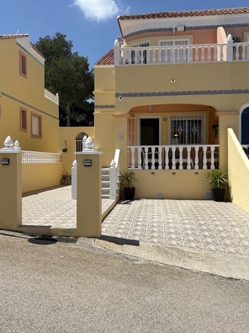 3 soveværelse Byhus til salg i Villamartin, Orihuela med swimmingpool - € 239.995 (Ref: 9830170)
