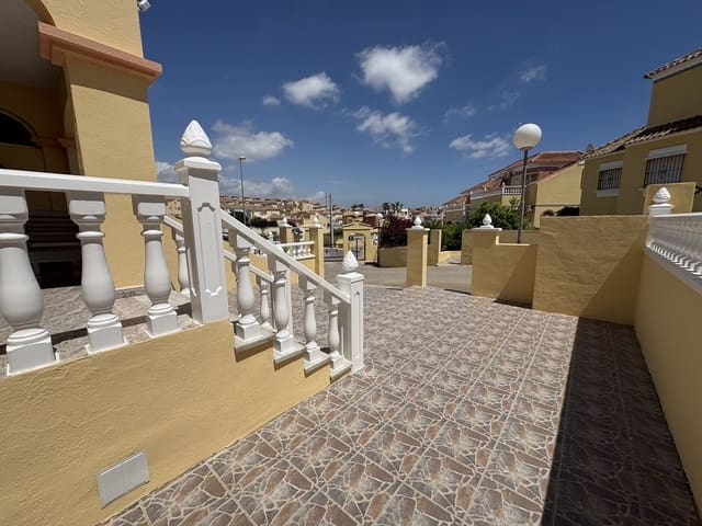 3 soveværelse Byhus til salg i Villamartin, Orihuela med swimmingpool - € 239.995 (Ref: 9830170)