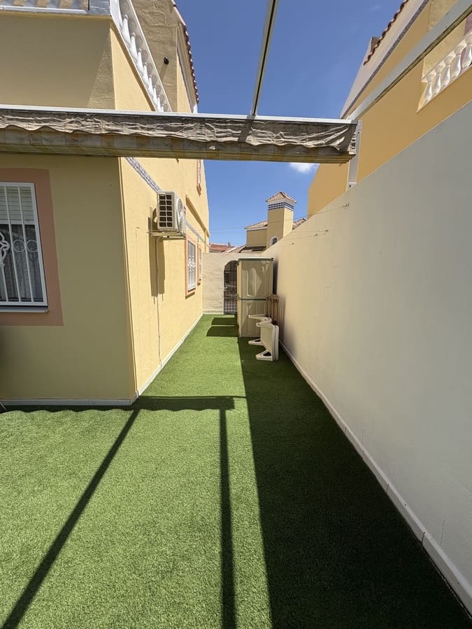 3 soveværelse Byhus til salg i Villamartin med swimmingpool - € 239.995 (Ref: 9830170)
