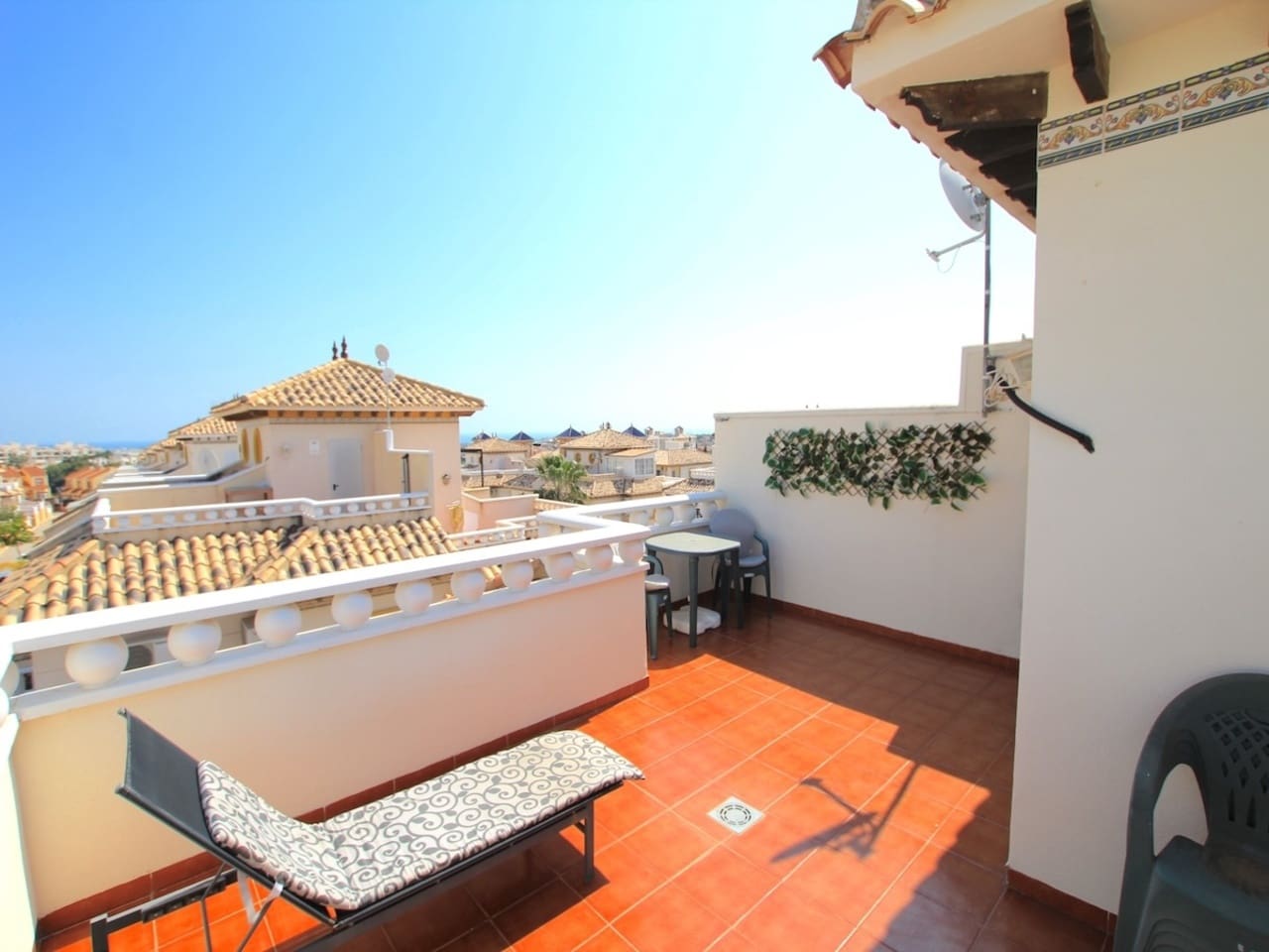 2 bedroom Townhouse for sale in Cabo Roig - € 235,000 (Ref: 9830176)