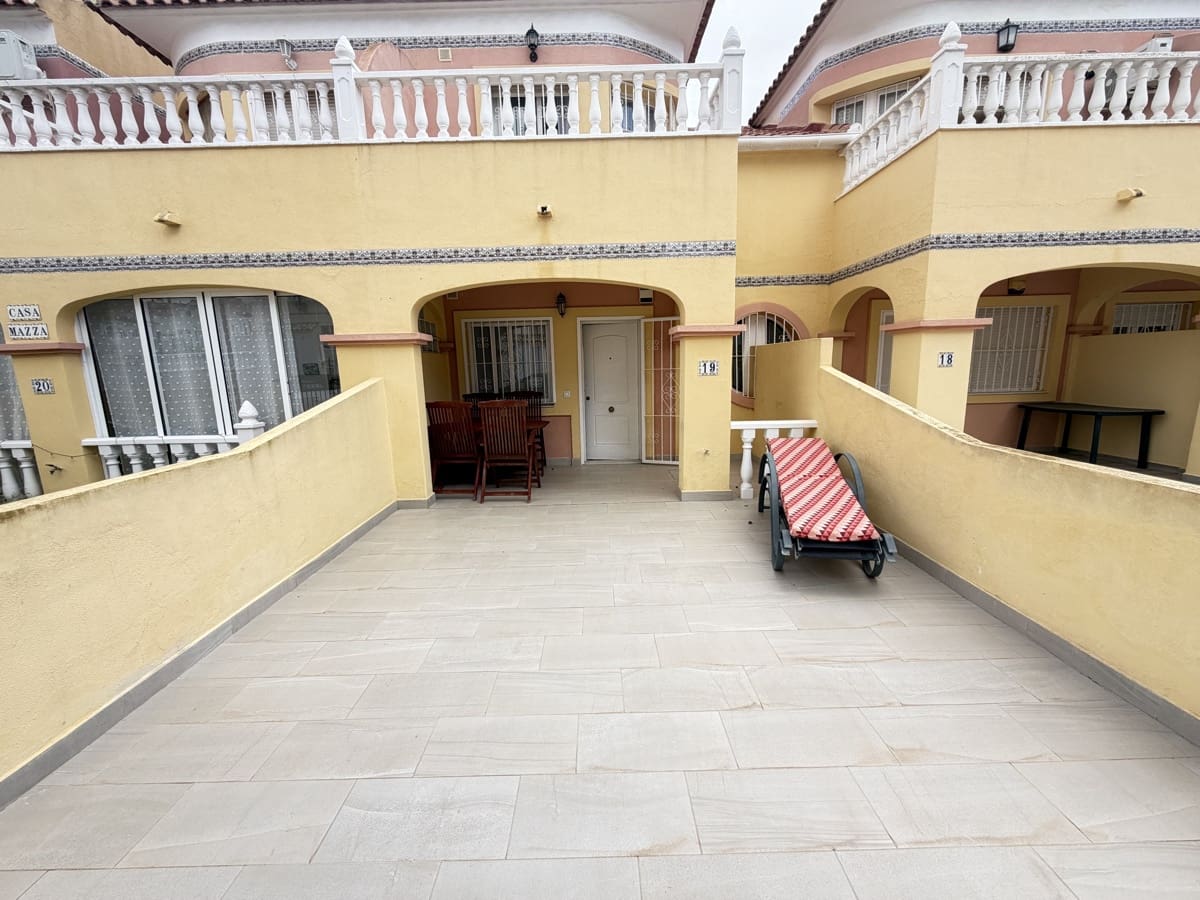 2 soveværelse Byhus til salg i Villamartin med swimmingpool - € 179.995 (Ref: 9830181)