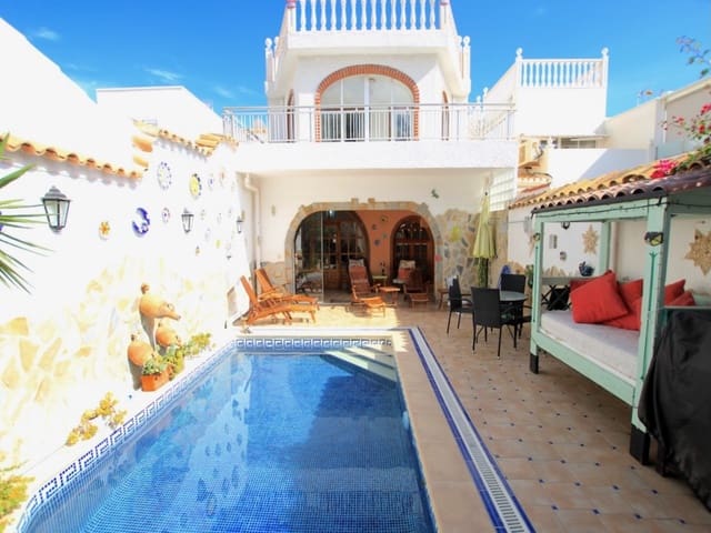 3 makuuhuone Huvila myytävänä paikassa La Zenia, Orihuela mukana uima-altaan - 395 000 € (Ref: 9844495)