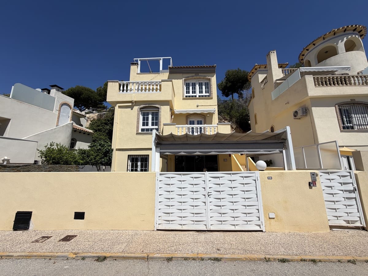 4 Zimmer Villa zu verkaufen in Las Ramblas Golf mit Pool - 349.995 € (Ref: 9850169)