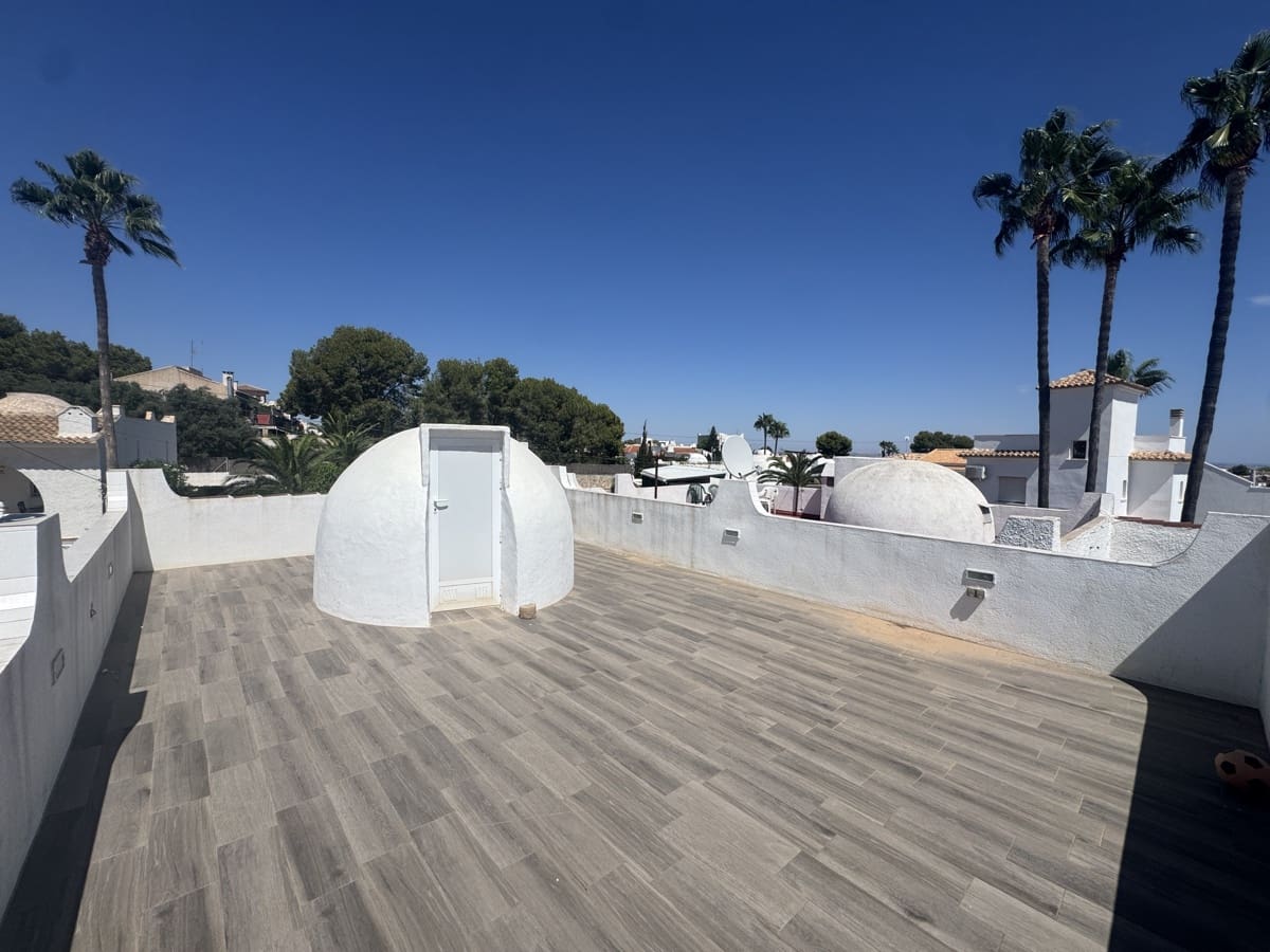 2 bedroom Villa for sale in Blue Lagoon with pool - € 249,000 (Ref: 9850174)