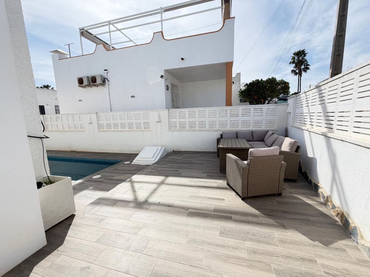 2 bedroom Villa for sale in Blue Lagoon with pool - € 249,000 (Ref: 9850174)