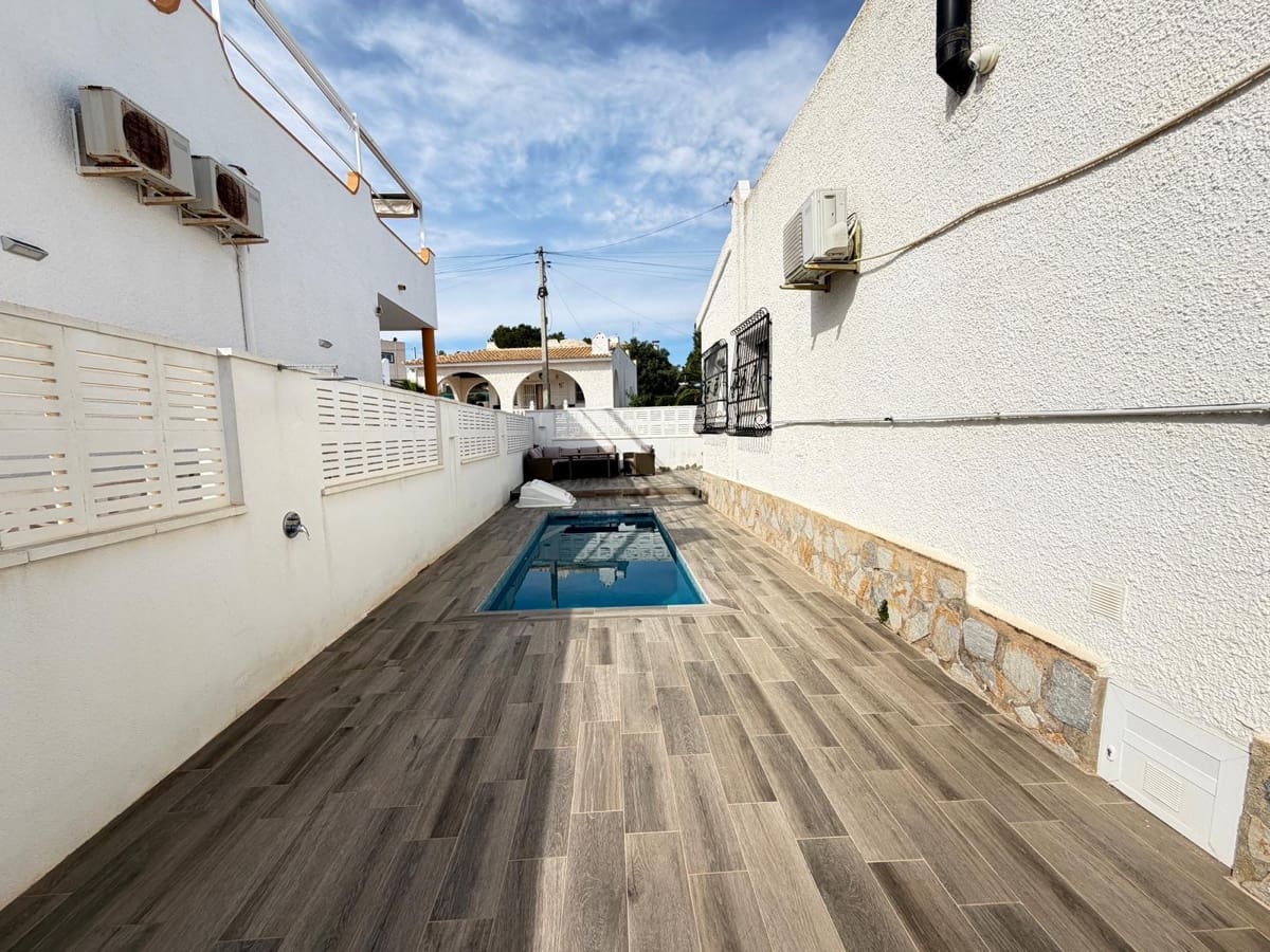 2 bedroom Villa for sale in Blue Lagoon with pool - € 249,000 (Ref: 9850174)